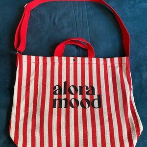 Red & White Striped Shoulder Beach Bag 18”X13.5”X5” Adjustable Straps Pockets